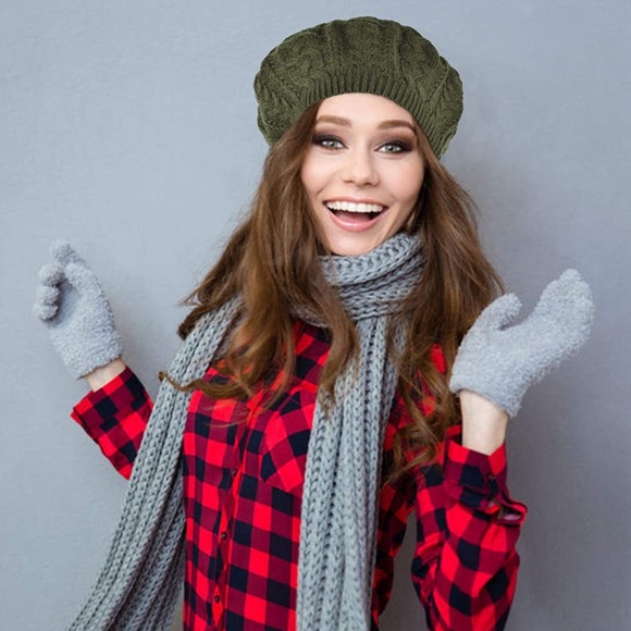 Knitted Beanie Beret hat - Picture 1 of 4